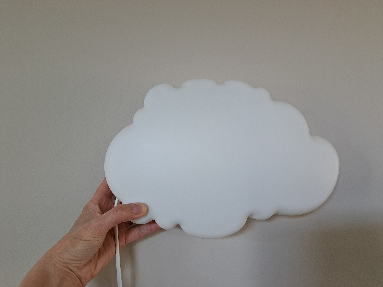 IKEA UPPLYST LED-wandlamp wolk wit - kinderkamer, Kunststof, Gebruikt, IKEA, Ophalen of Verzenden