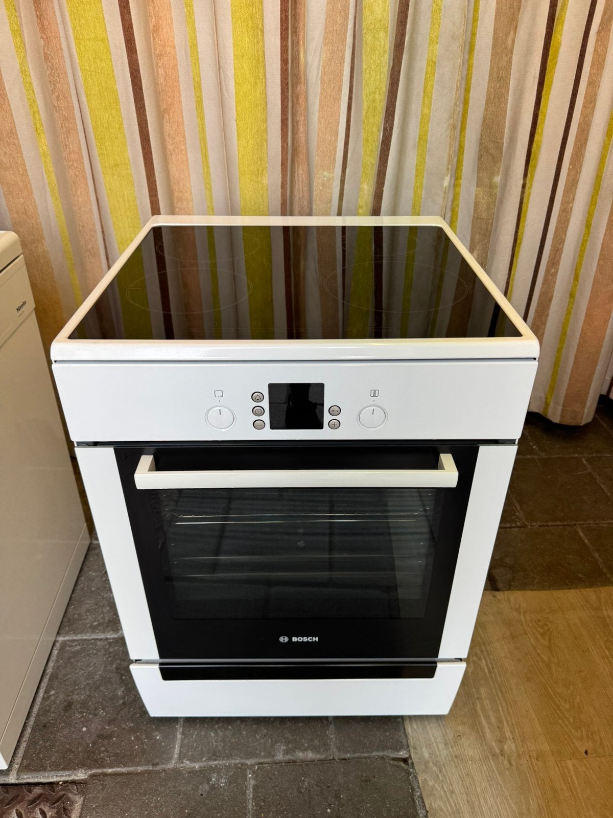 2/3 Fase Inductie Oven | Bosch | Werkt Goed | Schoon, Ophalen, Gebruikt, 4 kookzones, Energieklasse A of zuiniger