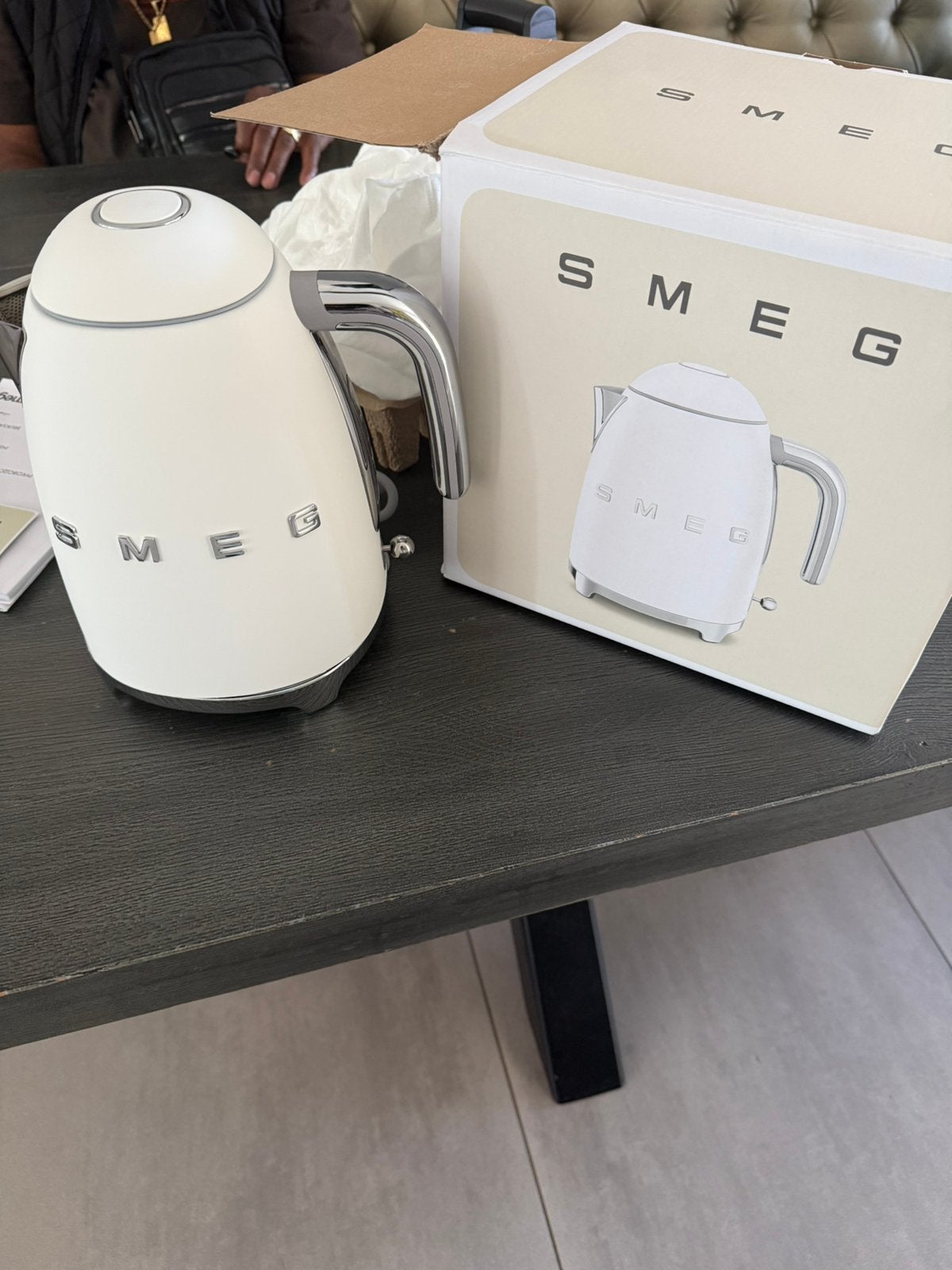 Smeg waterkoker mat wit, 1 tot 2 liter, Ophalen, Zo goed als nieuw