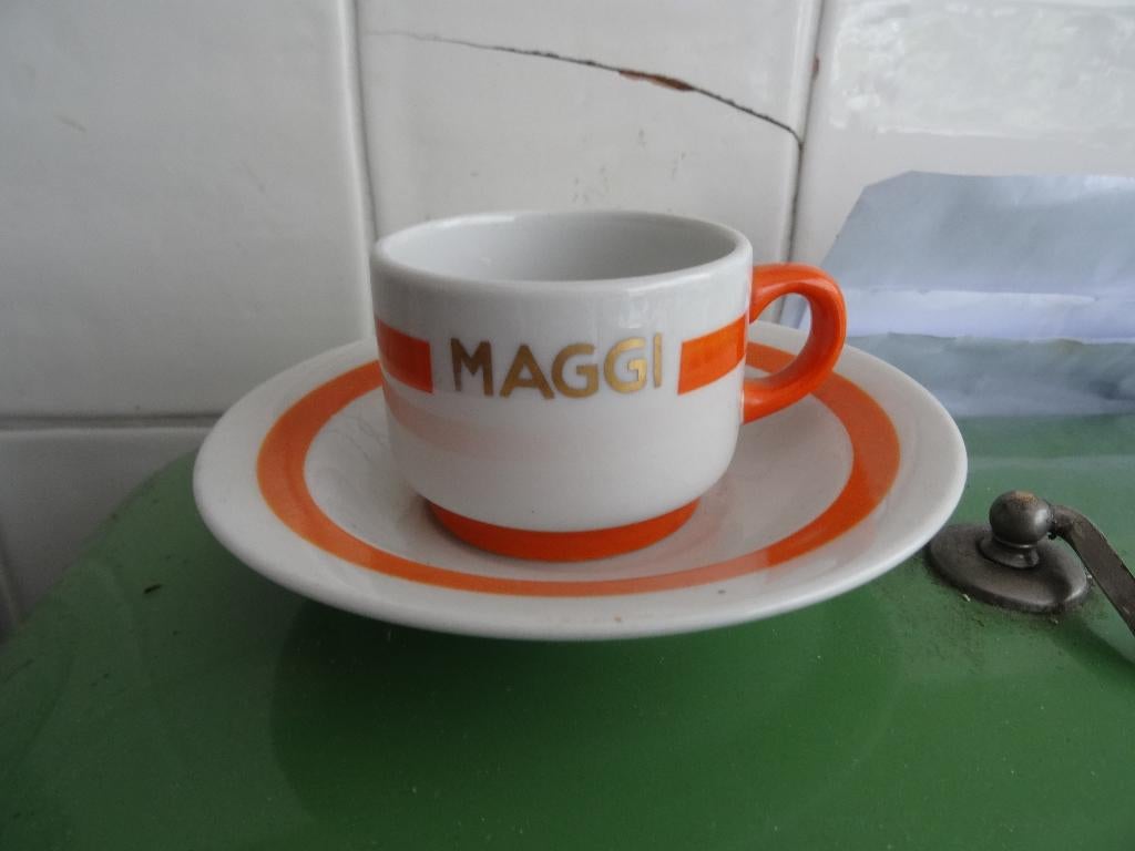 Antieke oude kop en schotel reclame Maggi Petrus Regout, Ophalen