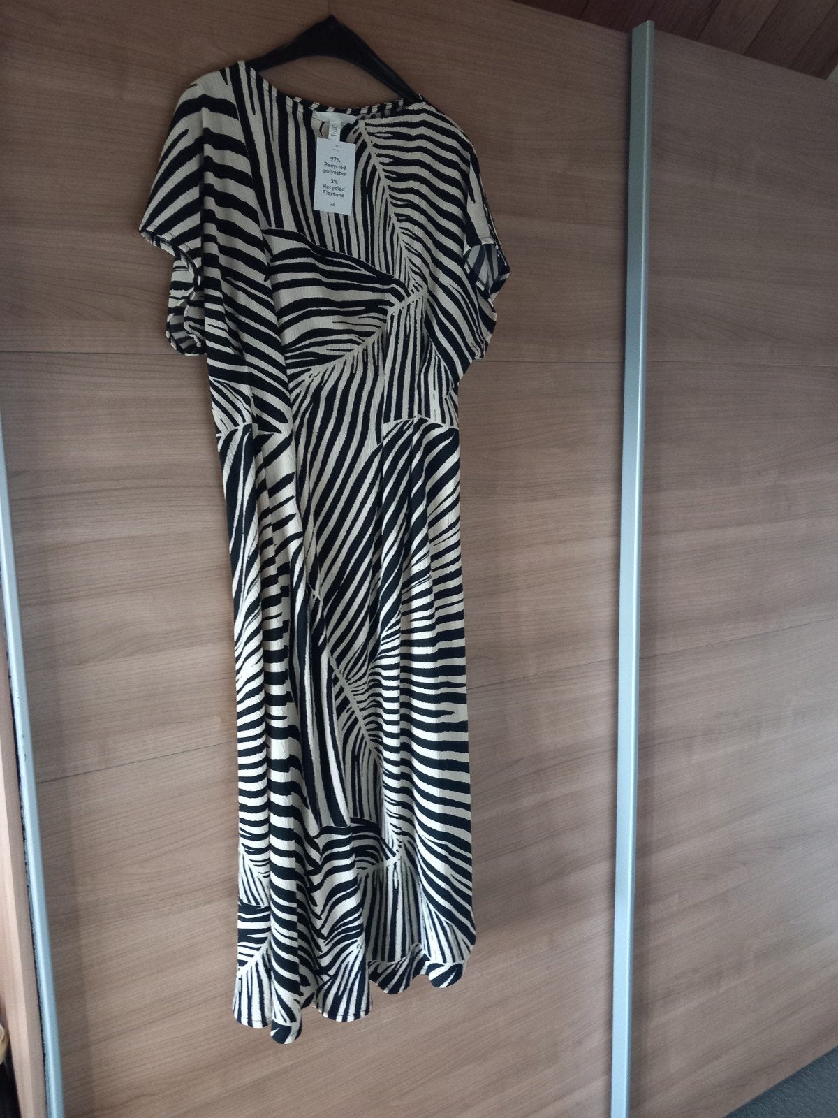 Vlotte getailleerde maxi jurk., Kleding | Dames, Maat 38/40 (M), H&M, Nieuw, Ophalen of Verzenden