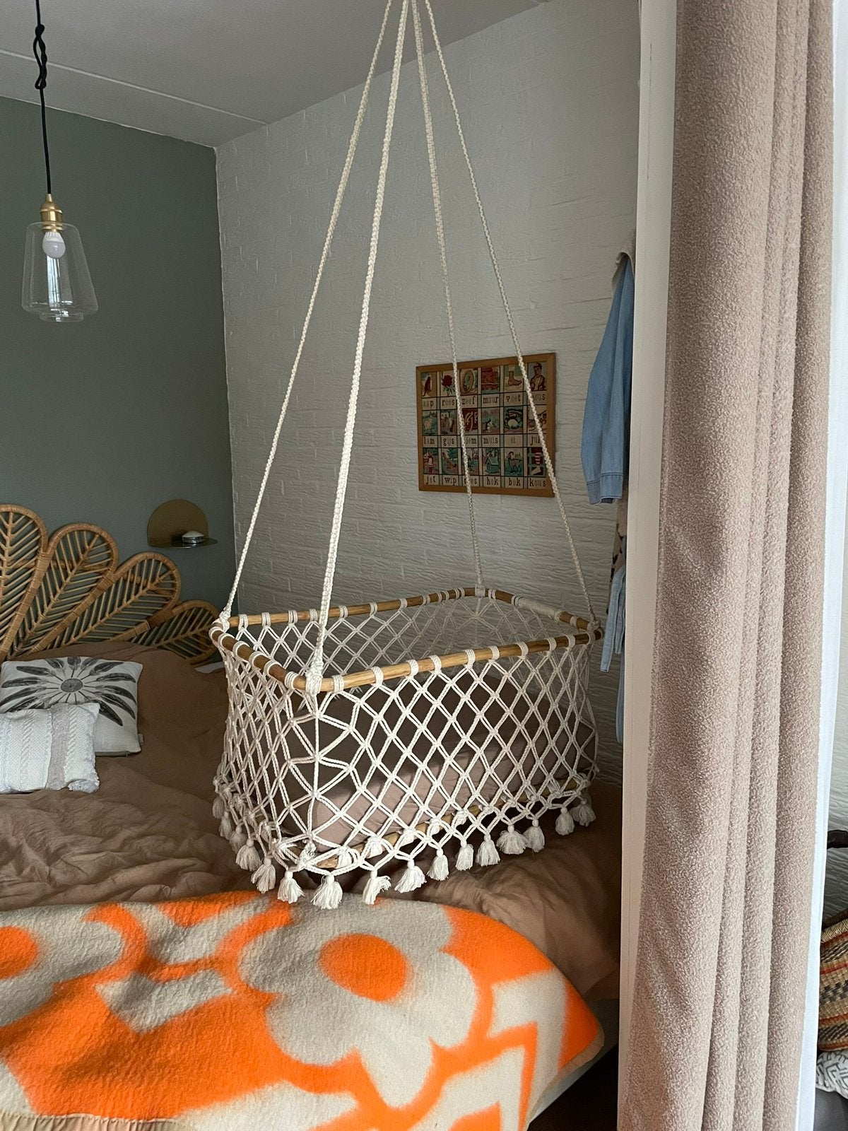 Hangwieg met bamboe en macramé crème kleur, Ophalen, Zo goed als nieuw, Wieg
