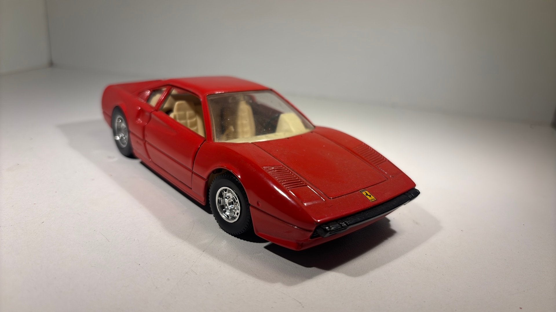 Ferrari 308 gtb Bburago 1.24, Ophalen of Verzenden, Bburago, A, A