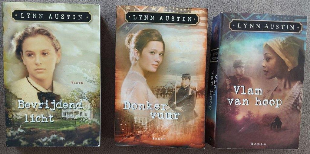 Lynn Austin: Donker vuur - Vlam van hoop - Bevrijdend licht, Boeken, Ophalen of Verzenden, Gelezen