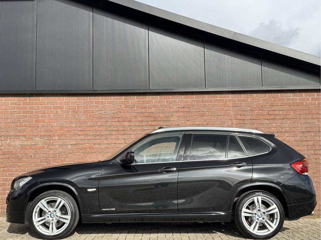 BMW X1 XDRIVE 28I | NL-AUTO! | M-SPORT! | TREKHAAK!, Auto's, BMW, Euro 5, Gebruikt, 4 cilinders, 2000 kg