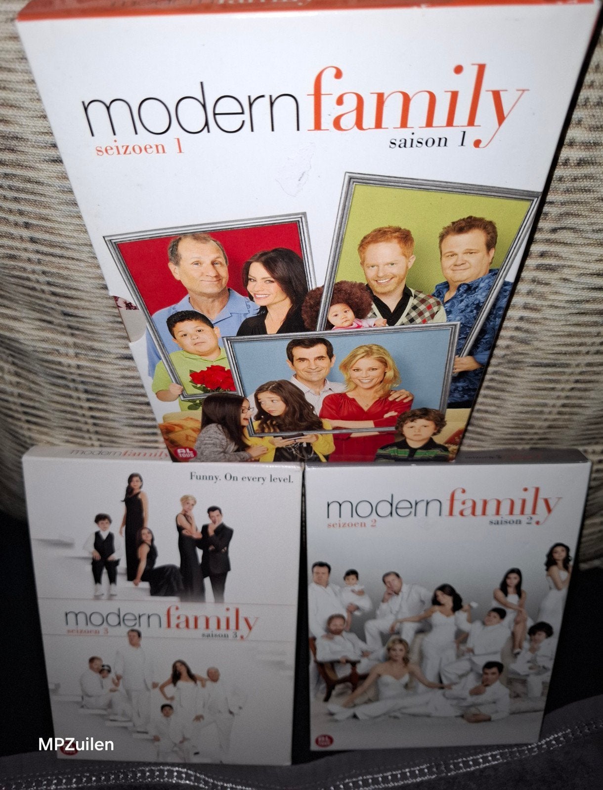 Modern Family  .. seizoen 1-3, Alle leeftijden, Ophalen of Verzenden, Gebruikt, Komedie