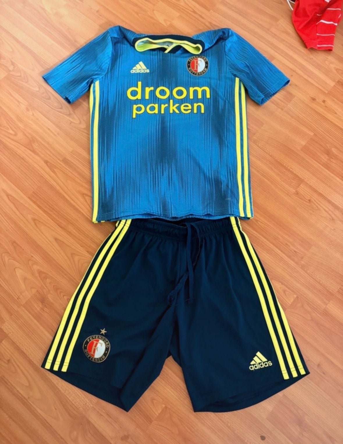 Feyenoord Tenue (Shirt M, Broekje S), Maat M, Ophalen of Verzenden, Zo goed als nieuw, Set