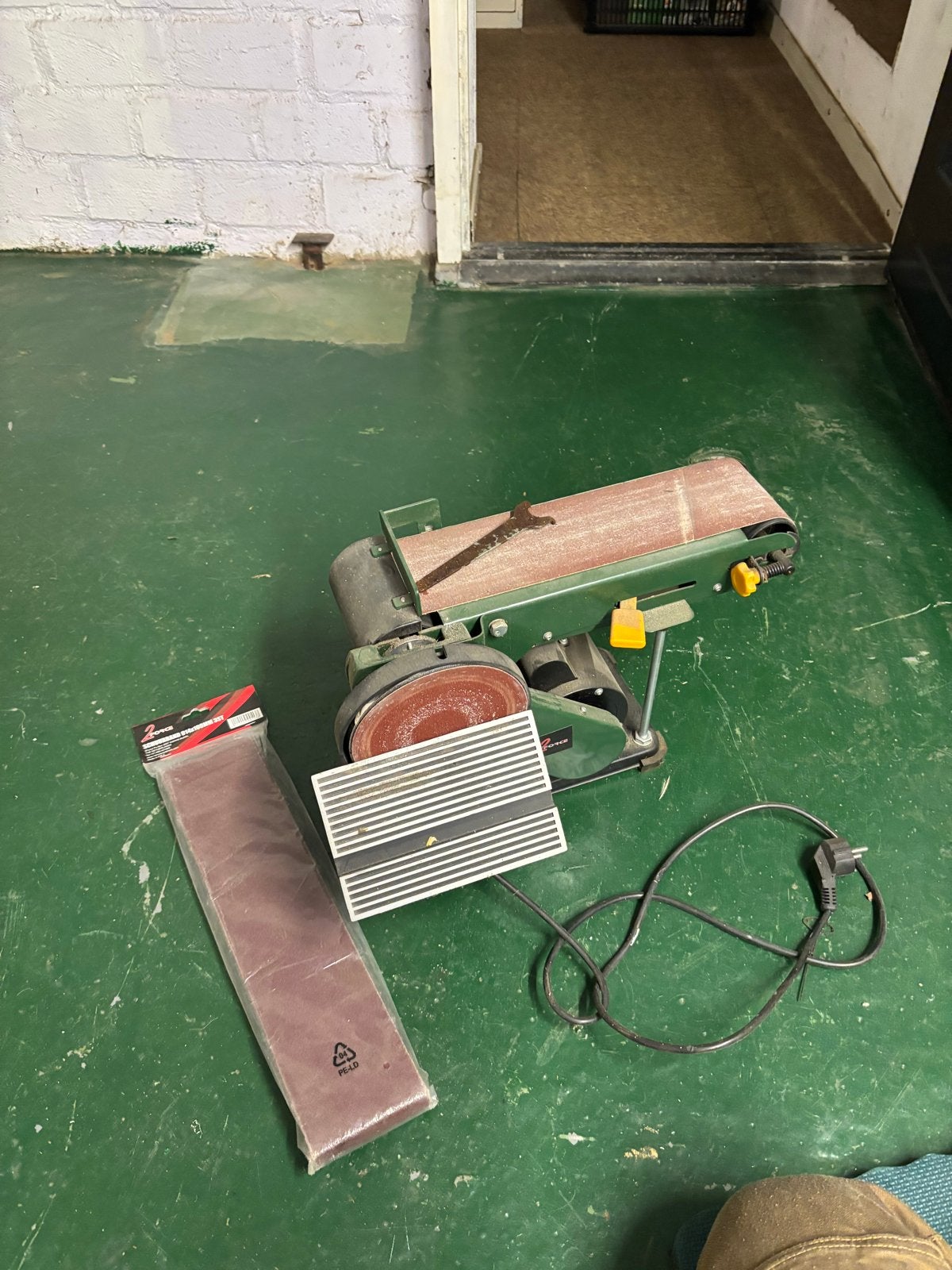 Bandschuurmachine BS-375 2-FORCE - 375 Watt, Ophalen, Gebruikt, Minder dan 600 watt, Bandschuurmachine