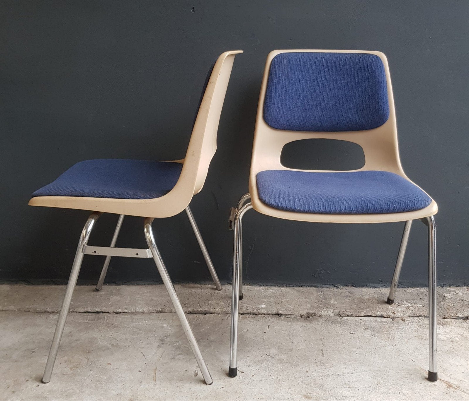 14 x Jac Vogels stoelen schoolstoelen kuipstoelen retro, Ophalen of Verzenden, Zo goed als nieuw, Stof, Vijf, Zes of meer stoelen