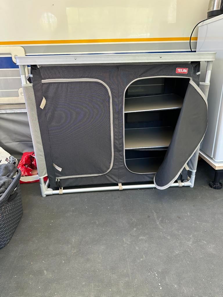 Voorraad kast voortent Teun, Ophalen, Zo goed als nieuw, Campingkast