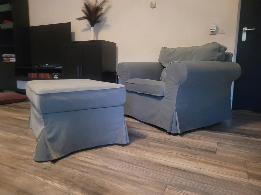 Ektorp fauteuil met voetenbank, Ophalen, Zo goed als nieuw, 75 tot 100 cm, 50 tot 75 cm