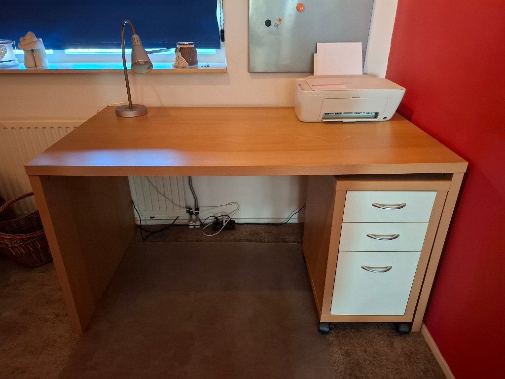 ikea bureau (voor scholier), Ophalen, Gebruikt
