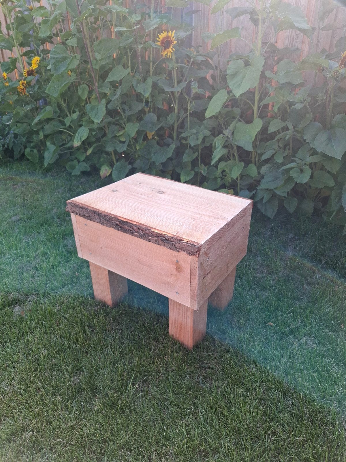 Douglas bijzet tafel, Huis en Inrichting, Tafels | Bijzettafels, Minder dan 55 cm, Nieuw, Rechthoekig, Hout