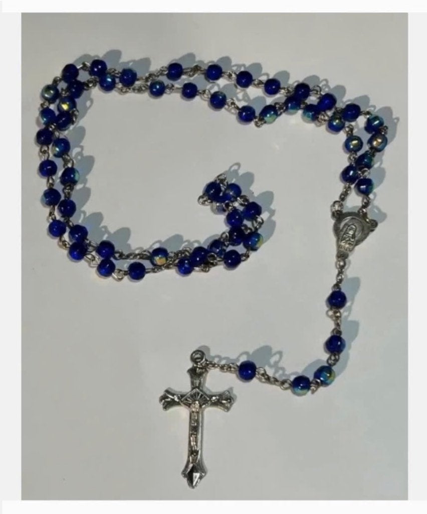 Blauwe Rozekrans met Zilverkleurig Kruis, mooie glans, Ophalen of Verzenden