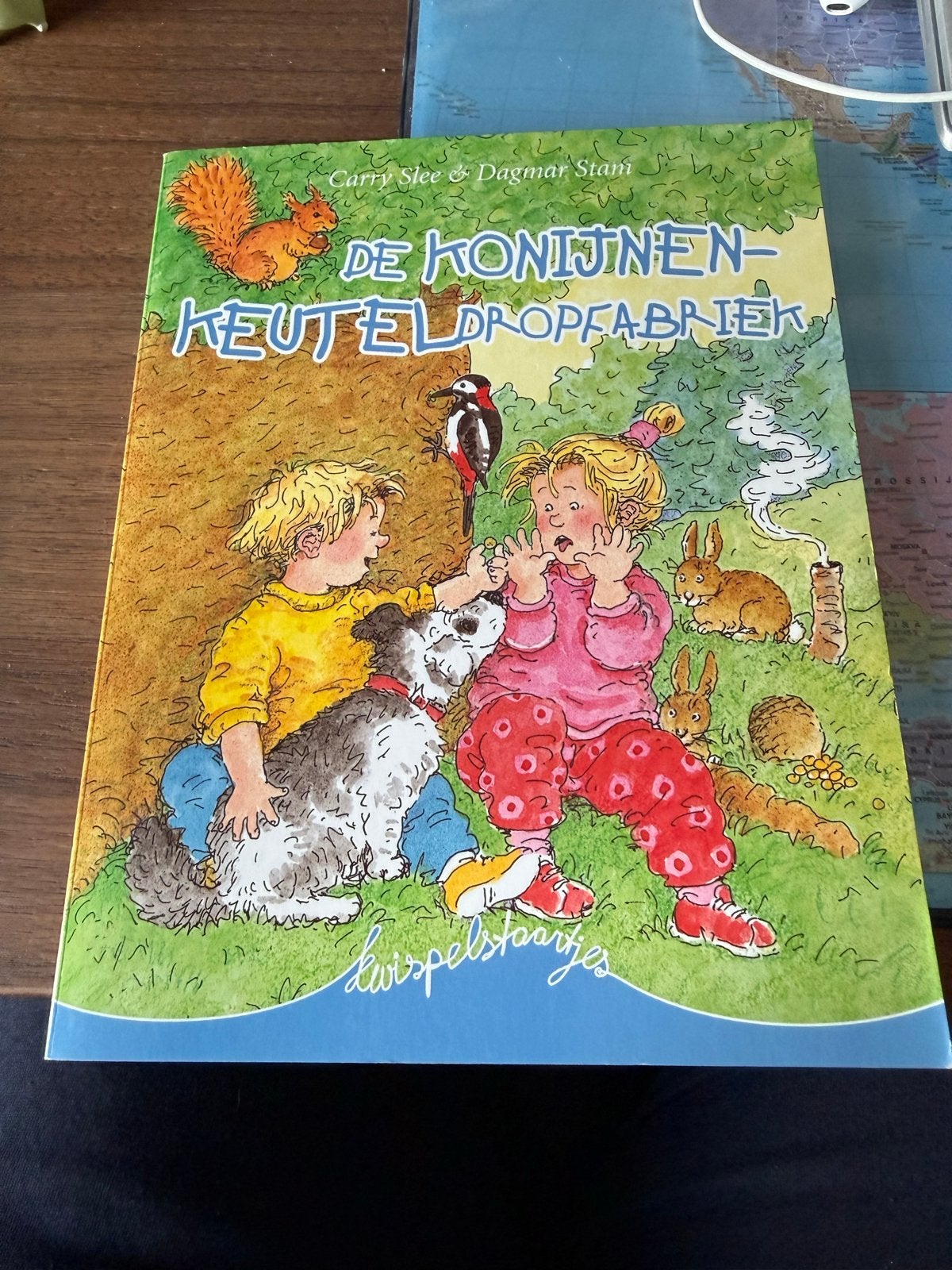 De Konijnenkeuteldropfabriek - Kinderboek, Ophalen of Verzenden, Gelezen, 3 tot 4 jaar