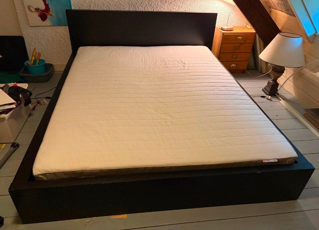 BED + MATRAS TEGEN ELK AANNEMELIJK BOD, Gebruikt, Eenpersoons, Zwart, Ophalen of Verzenden