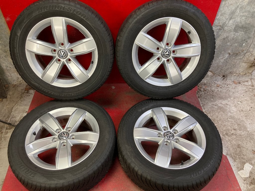 Winterbanden Volkswagen T Roc 205/60R16 Bridgestone, Gebruikt, 16 inch, ., Banden en Velgen
