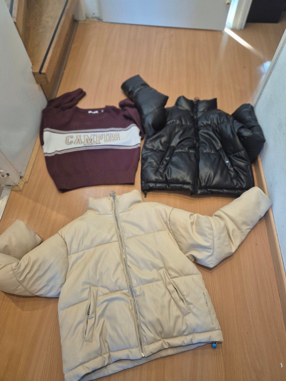 Melting Stockholm Pufferjack en Campus Trui - Maat S, Kleding | Dames, Truien en Vesten, Beige, Ophalen of Verzenden, Maat 36 (S)