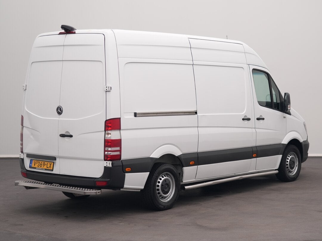 Mercedes Sprinter 311 CDI 4X2 Gesloten bestelwagen L2H2 Airc, Auto's, Bestelauto's, Gebruikt, Euro 6, 2000 kg, Wit