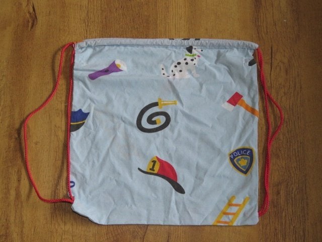 Nieuw handgemaakt kinder rugzakje gymtasje hulpdiensten, Overige merken, 25 tot 40 cm, Nieuw, Ophalen of Verzenden