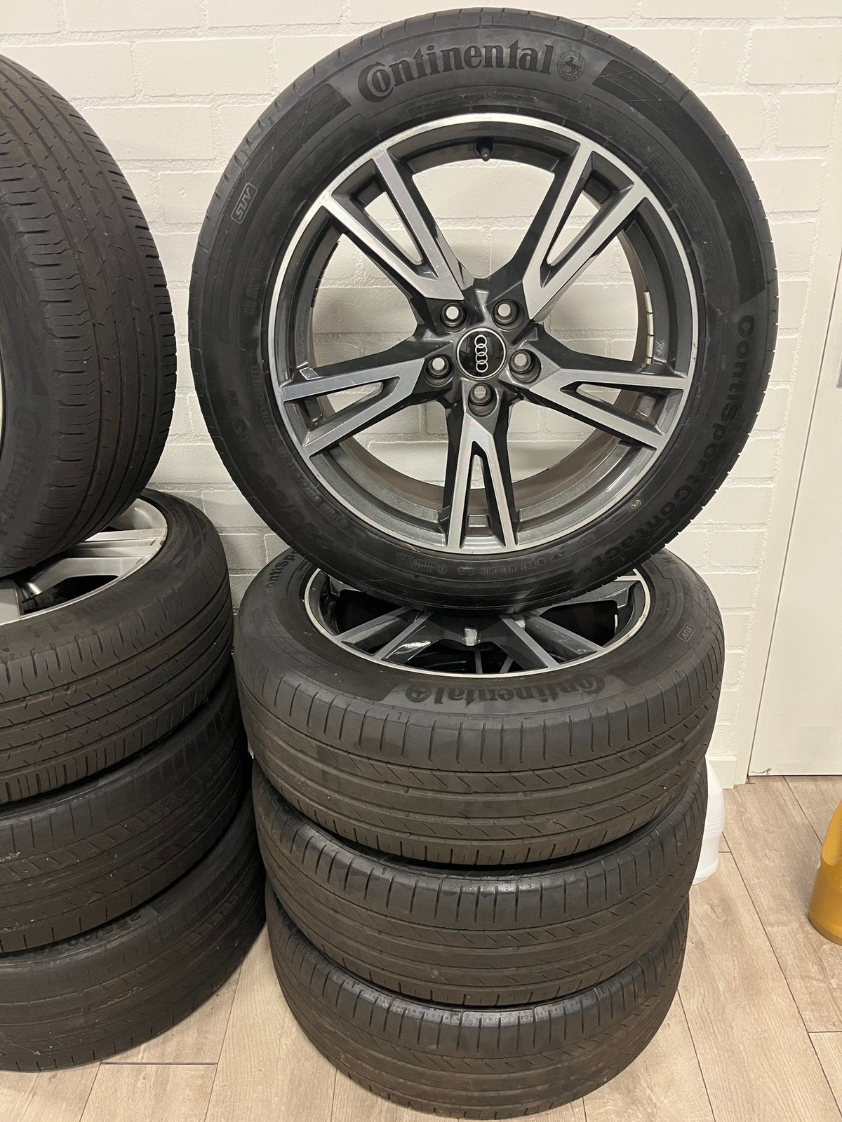 19INCH ORIGINELE VELGEN + ZOMERBANDEN AUDI Q5 SQ5 80A601025R, 19 inch, Banden en Velgen, Ophalen of Verzenden, 235 mm