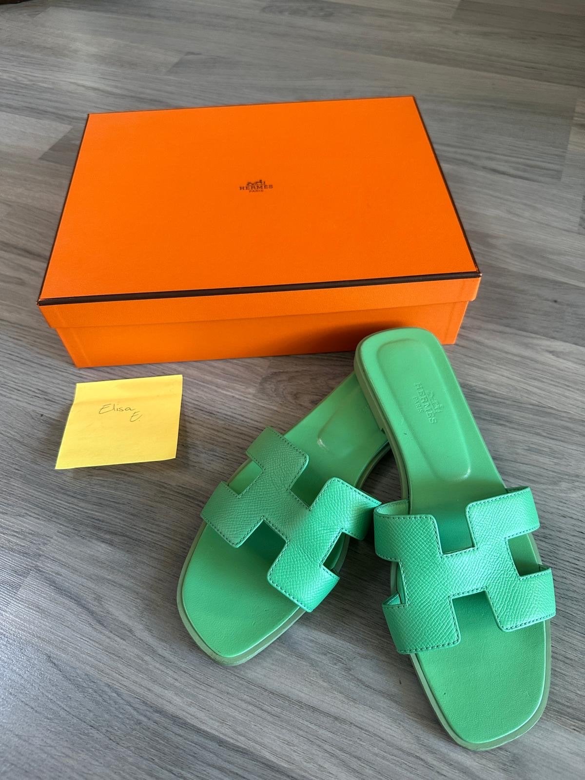 Hermès Oran Sandalen Vert Pomme Epsom Leer Maat 38, Ophalen of Verzenden, Zo goed als nieuw, Groen, Sandalen of Muiltjes