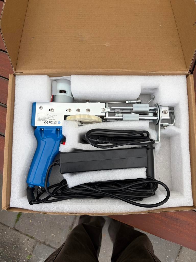 Complete Tufting Kit, Gereedschap of Toebehoren, Zo goed als nieuw, Elektrisch, Metaal