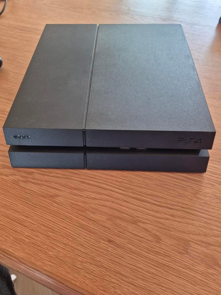 PlayStation 4 - 1TB - 2 controllers - 6 games - HDMI - oortj, Spelcomputers en Games, Spelcomputers | Sony PlayStation 4, Ophalen