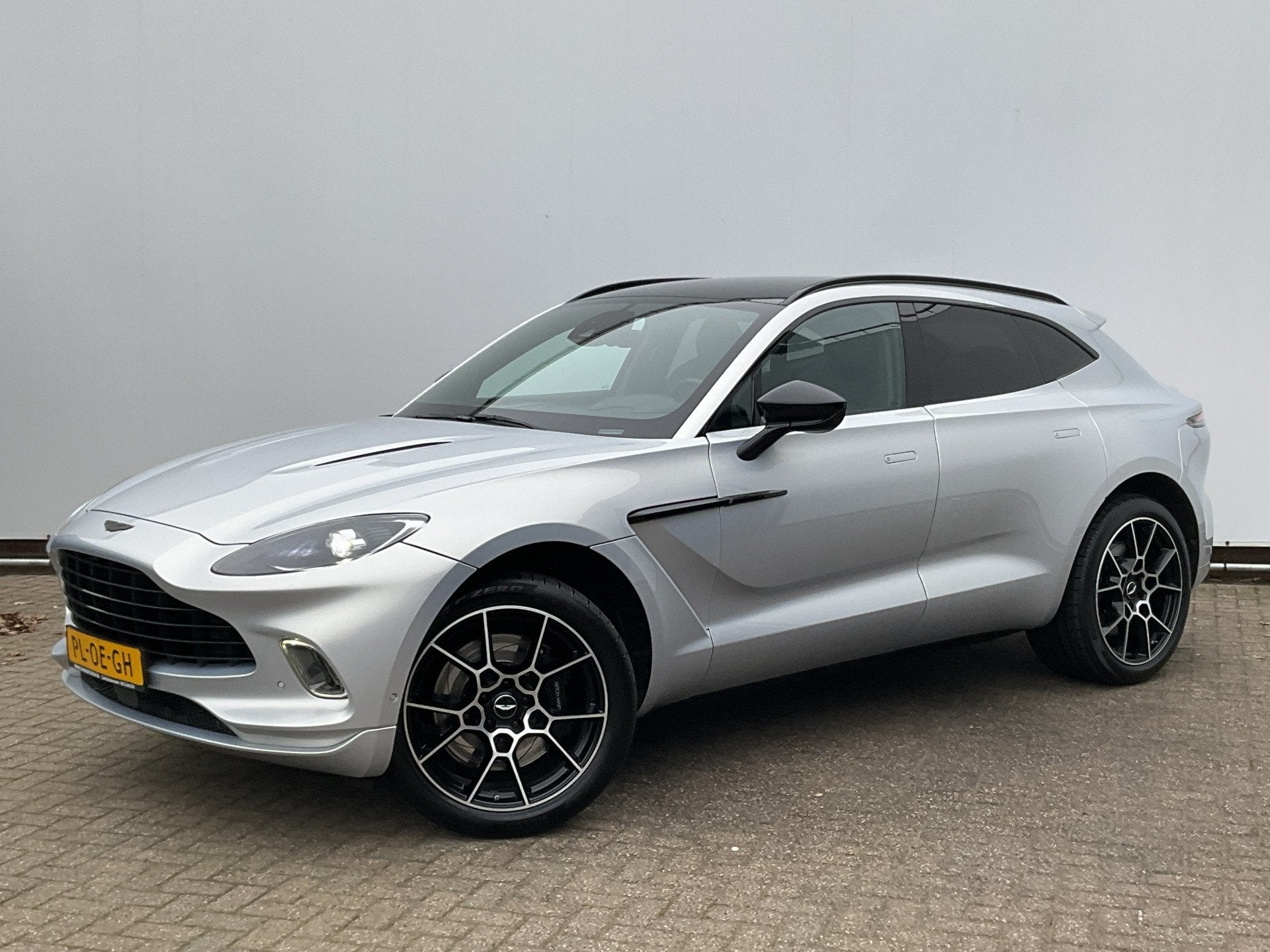 Foto 58 van Aston Martin Dbx 4.0 V8 360 Memory Stoelverw/koeling Sfeer