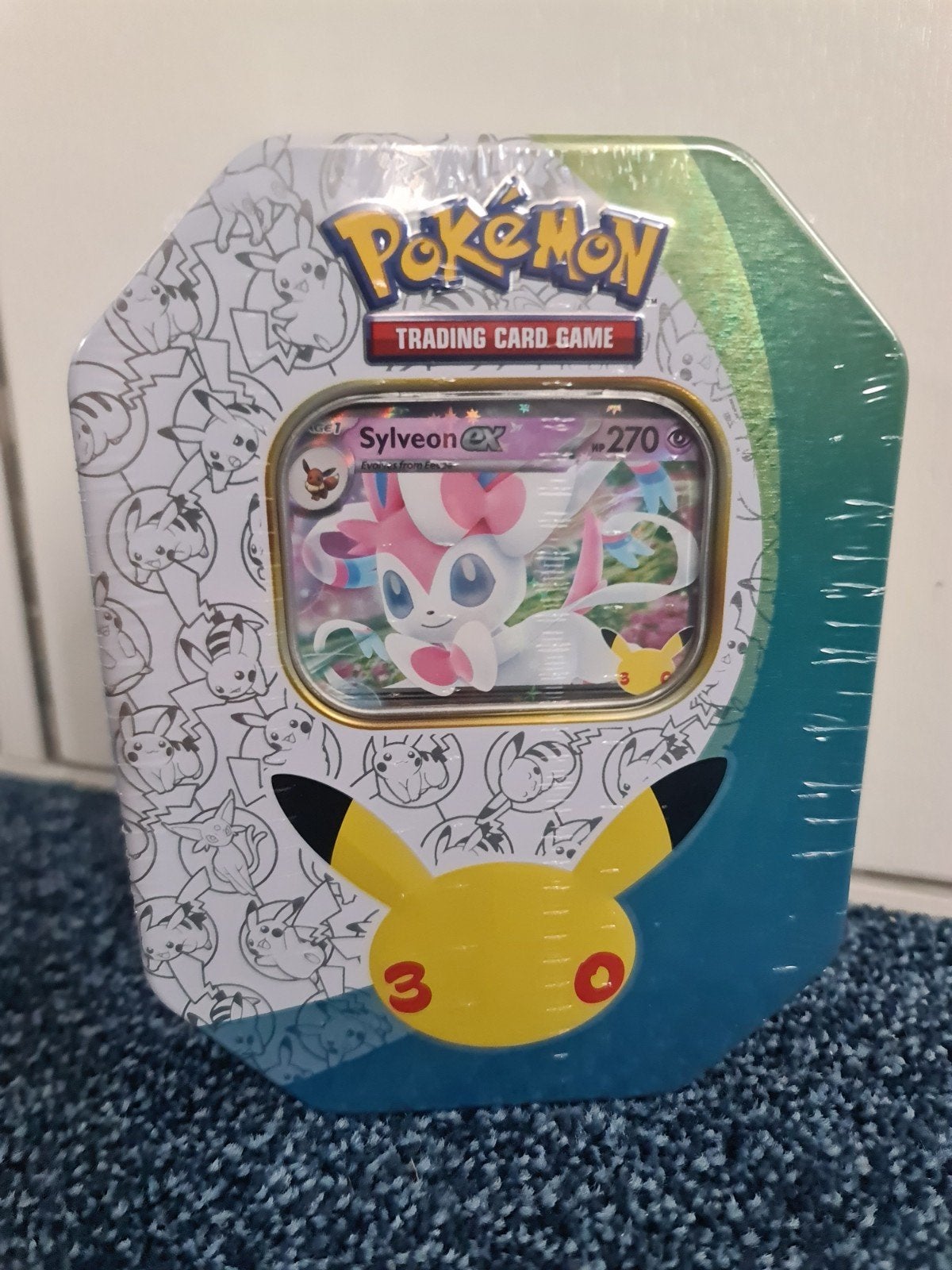 Pokémon Tin Sylveon 30th Celebration Nieuw in Verpakking, Ophalen of Verzenden
