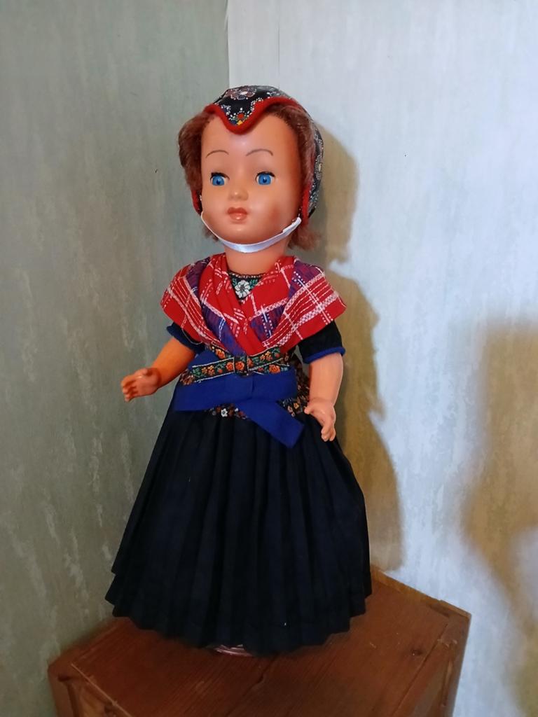 Pop in Staphorster klederdracht - circa 50 cm hoog, Ophalen of Verzenden, Zo goed als nieuw, Pop