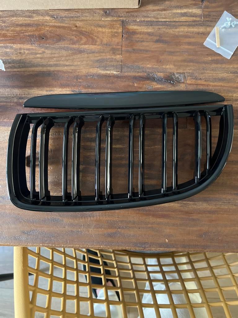 Nieren BMW E90 Pre-facelift 2005-2008 Glanzend Zwart, Ophalen of Verzenden, Nieuw, Voor, BMW