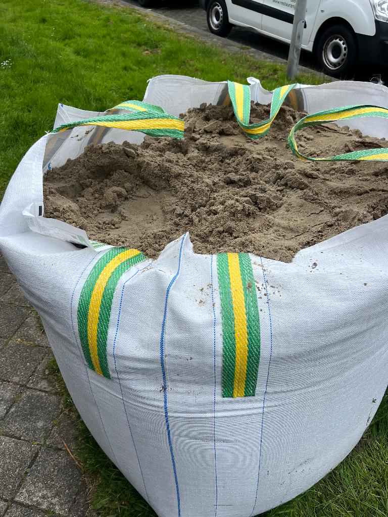 Tegels, ophoogzand en siergrind, Tuin en Terras, Ophalen, Zo goed als nieuw, Ophoogzand