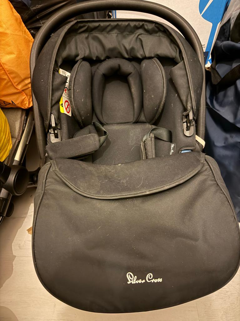 Silver Cross kinderwagen en autostoel met Isofix base, Autogordel of Isofix, Gebruikt, Zijbescherming, 0 t/m 13 kg