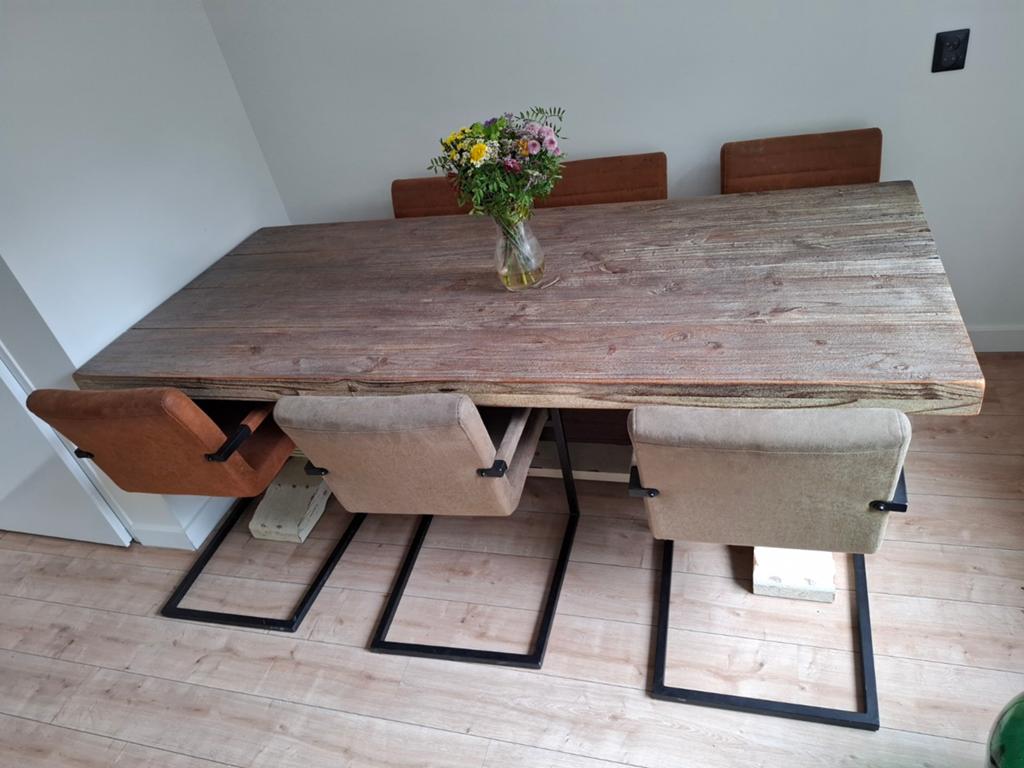 Robuuste houten eettafel met unieke poten, Ophalen, Gebruikt, 100 tot 150 cm, 200 cm of meer