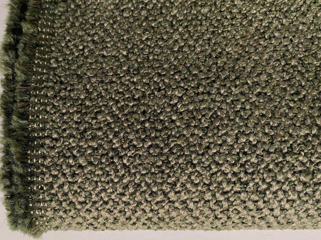 De Ploeg Monza Melange 57; groentinten; bouclé meubelstof, Hobby en Vrije tijd, Stoffen en Lappen, Overige materialen, 120 cm of meer