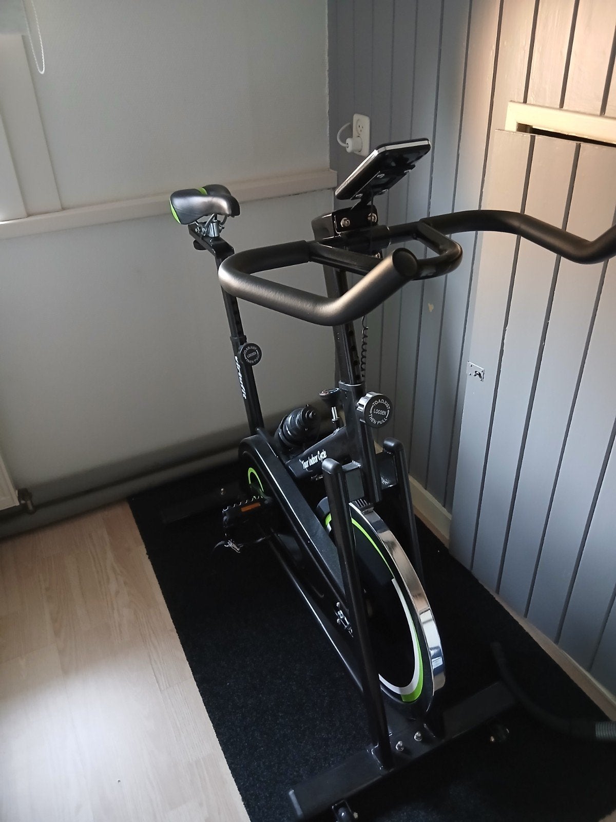 prachtige spinning fiets, Sport en Fitness, Ophalen, Zo goed als nieuw, Benen, Spinningfiets