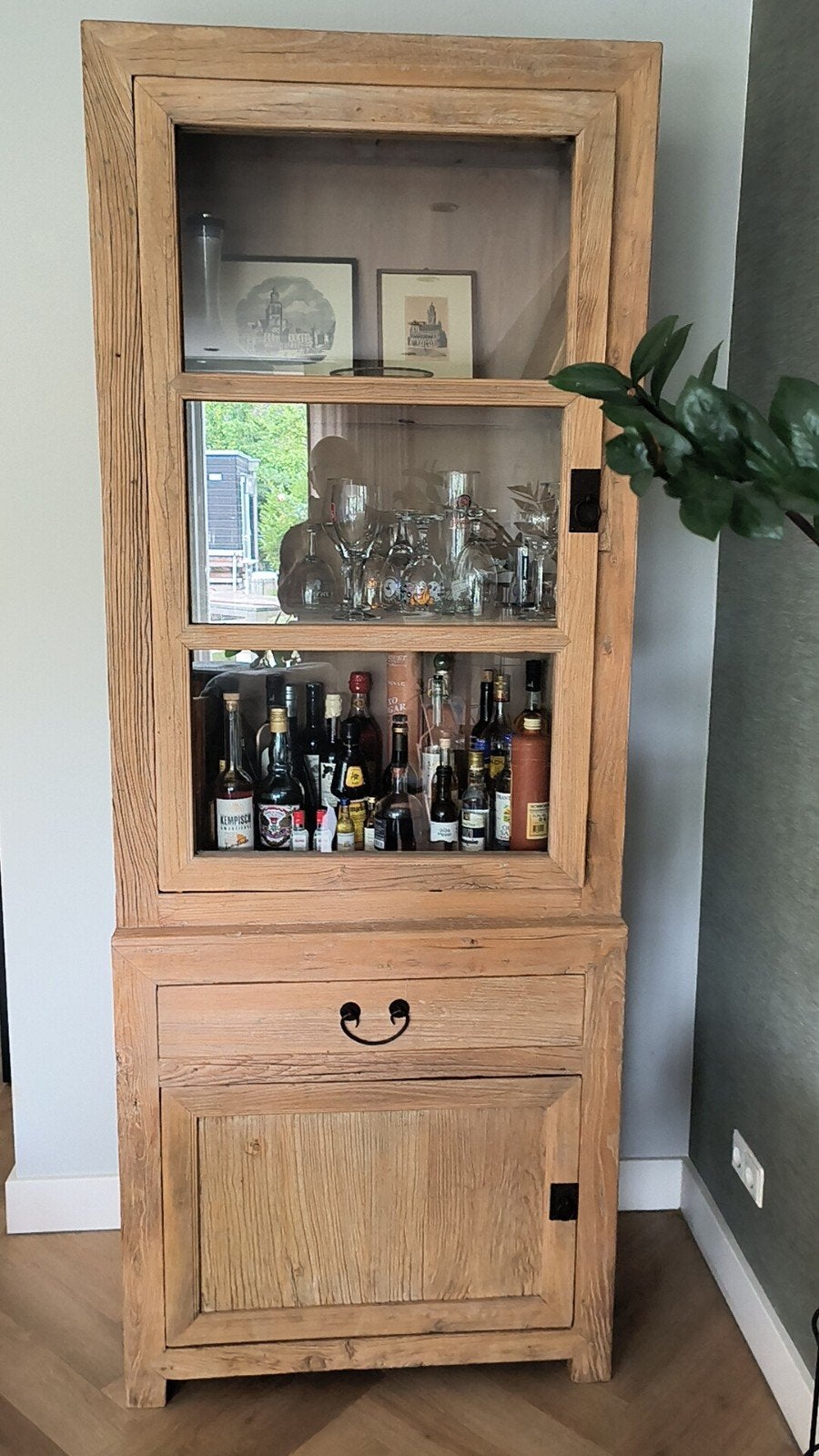 Oud houte grenen vitrinekast (h223/d50/b85)met lade en deur, Met deur(en), Glas, Landelijk, Rustiek, Zo goed als nieuw