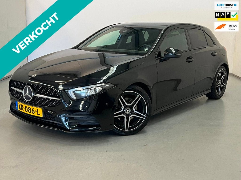 Mercedes-Benz A-klasse 180 AMG Night Edition / NL-auto / Wid, 136 pk, Gebruikt, 4 cilinders, Zwart