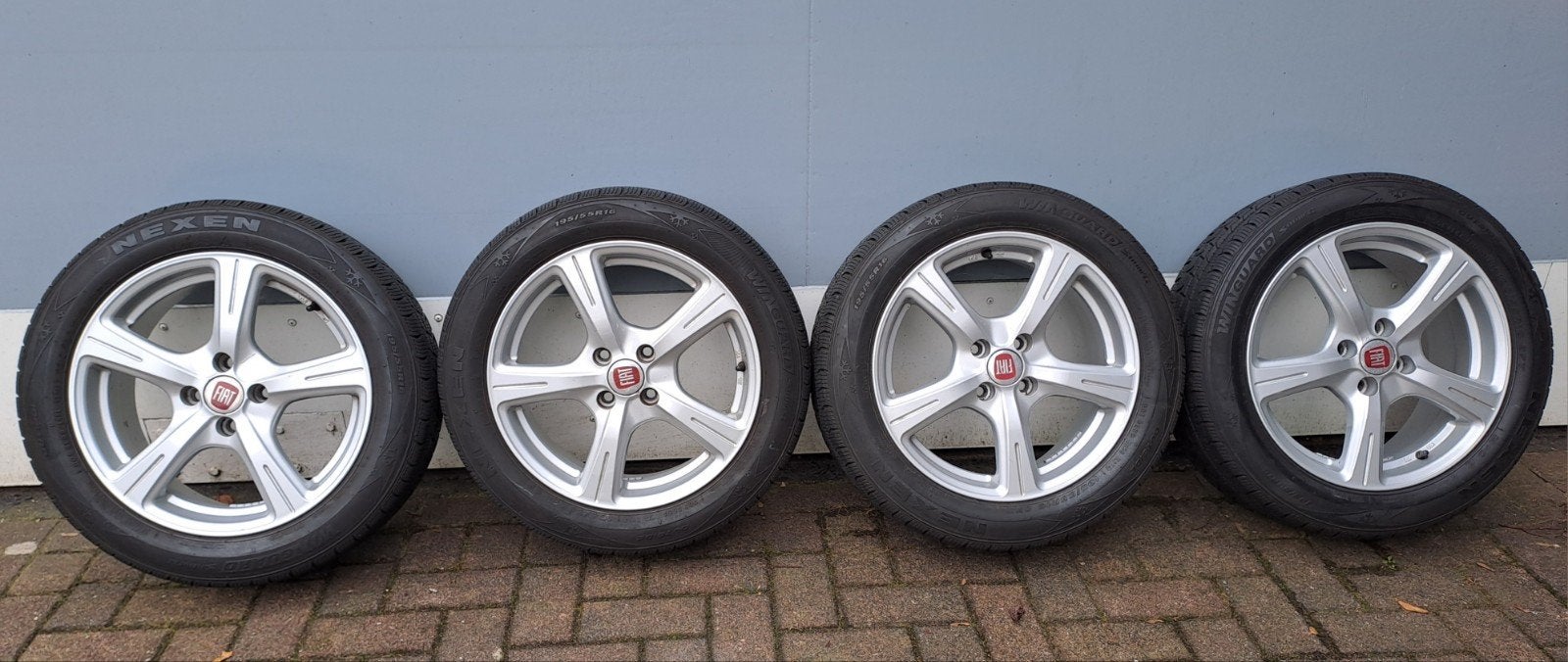Winterbanden op velgen 195 / 55 R16, Ophalen