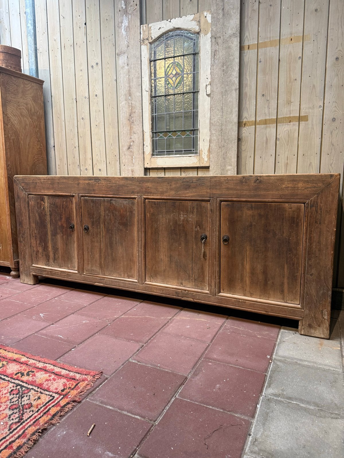 Prachtige sobere Chinese kast van elmwood, Ophalen