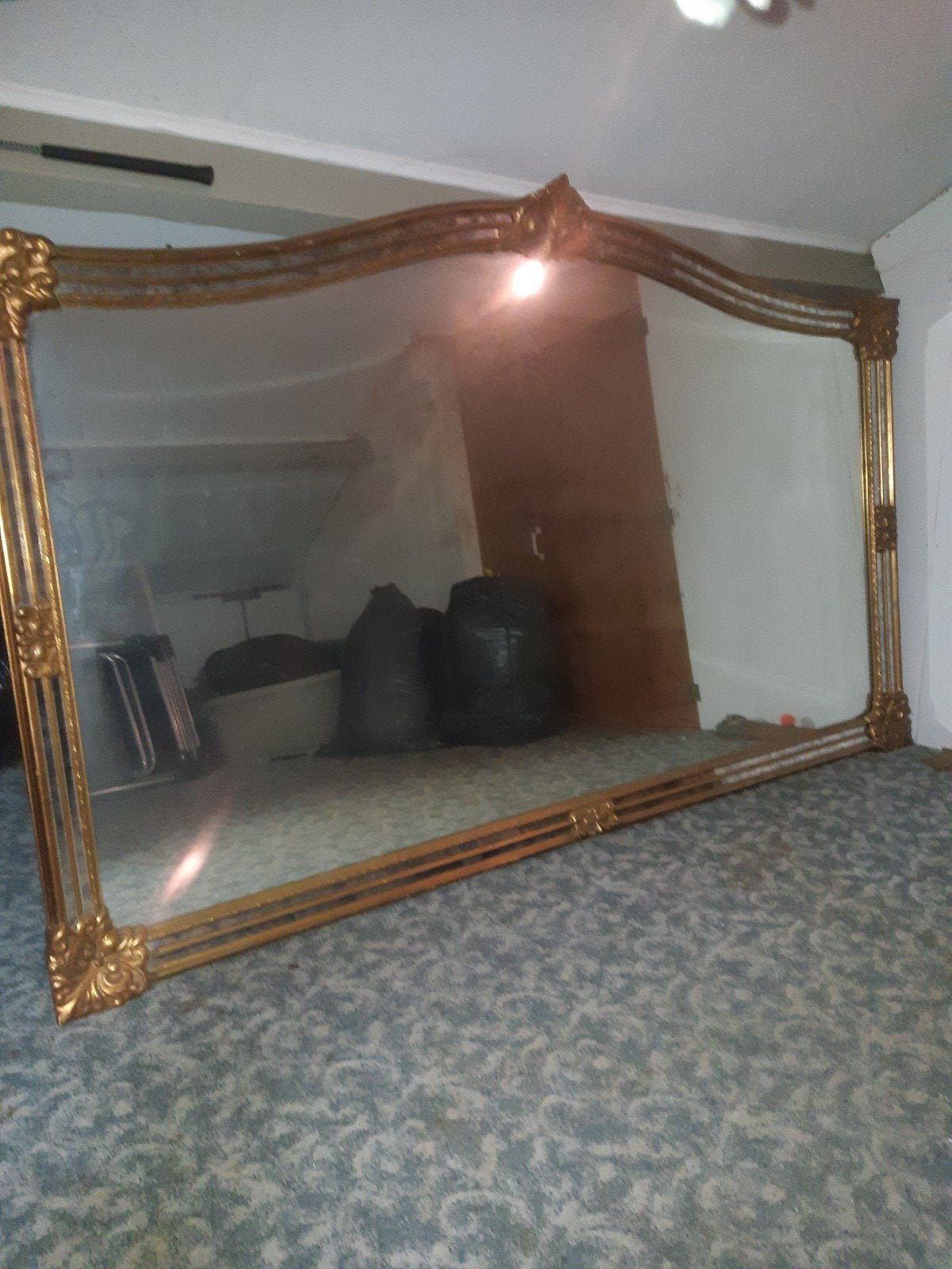 Grote spiegel met gouden lijst - 180 x 110 cm, Antiek en Kunst, Ophalen of Verzenden, Rechthoekig, 150 tot 200 cm, 100 tot 150 cm