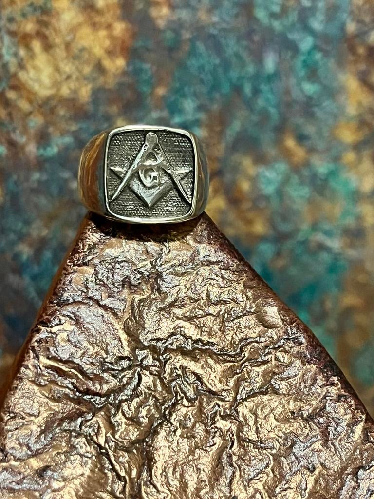 Vrijmetselarij Masonische ring in massief zilver, Sieraden, Tassen en Uiterlijk, Ringen, 20 of groter, Heer, Ophalen of Verzenden