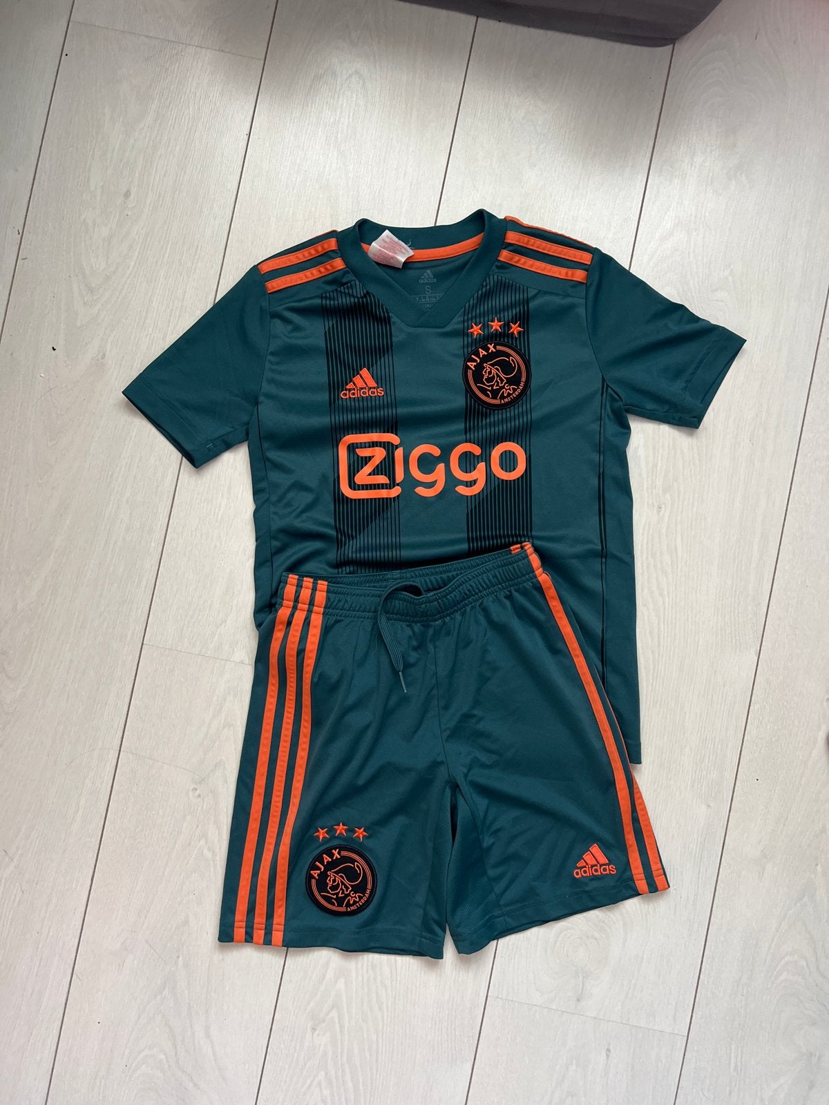 Ajax uit tenue 9-10 jaar (maat 140), Verzenden, Gebruikt, Jongen