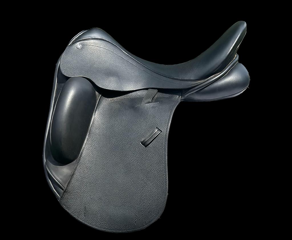 County Epiphany dressuurzadel 17 XW – luxe zadel, Dieren en Toebehoren, Paarden en Pony's | Zadels, Ophalen of Verzenden, Zo goed als nieuw