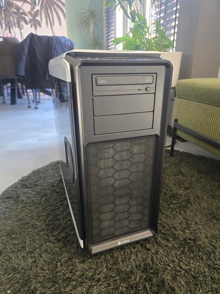 Corsair pc behuizing Republic of Gaming edition, Computers en Software, Computerbehuizingen, Ophalen, Zo goed als nieuw
