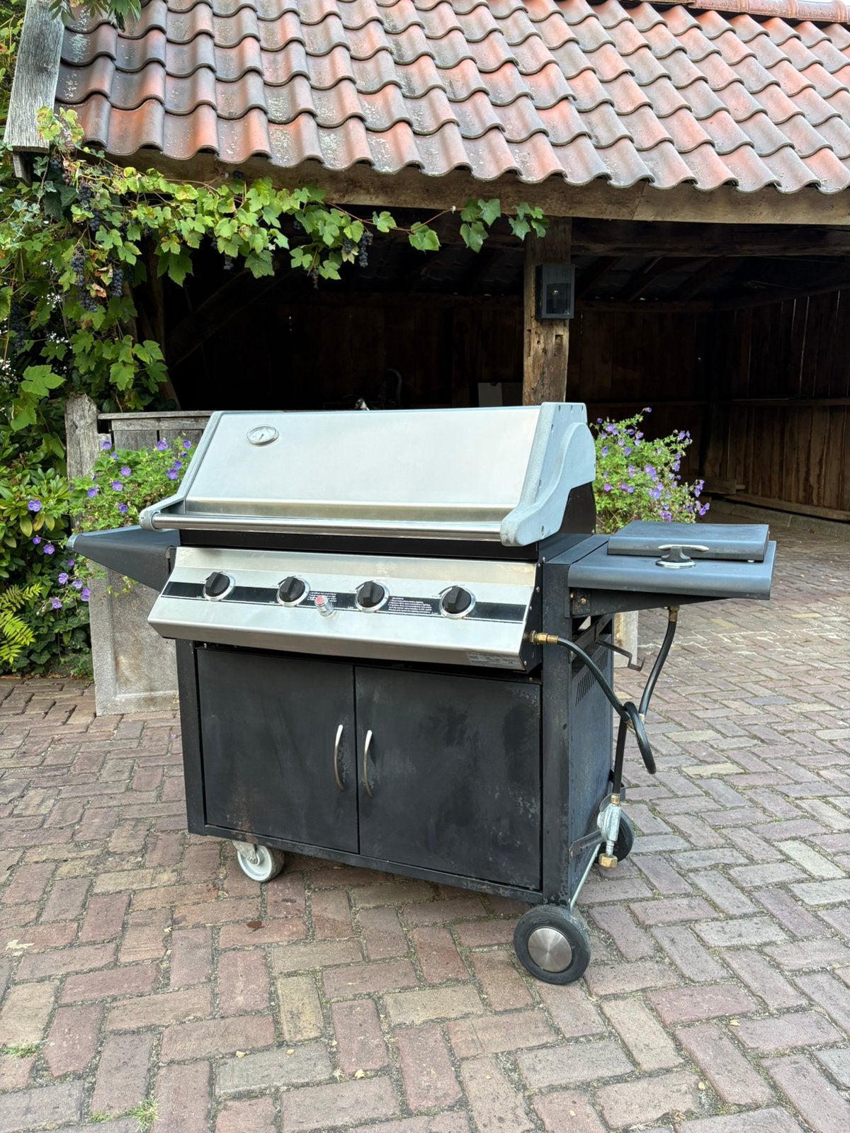 Gebruikte gasbarbeque verrijdbaar, Ophalen, Zo goed als nieuw