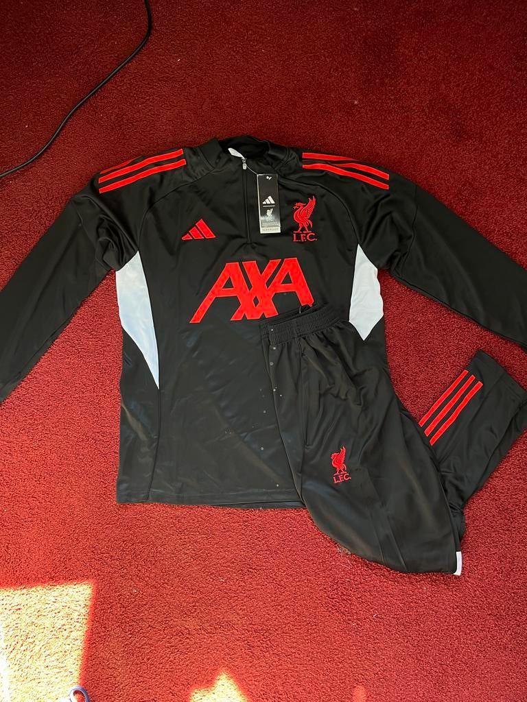 Liverpool Trainingspak Zwart Rood - Nieuw met labels Maat L, Maat 52/54 (L), Zwart, Nieuw, Ophalen of Verzenden