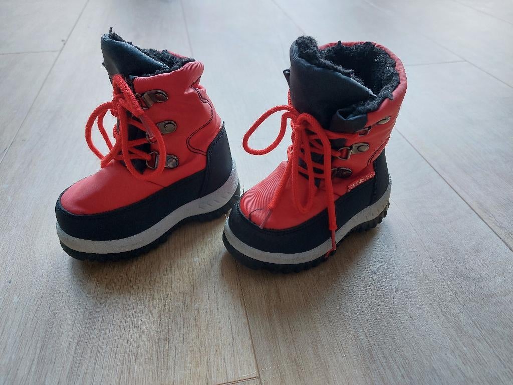 Snowboots / Sneeuwlaarzen / winterlaarzen maat 21, Kinderen en Baby's, Gebruikt, Gebruikte blokjes met nopjes, Jongen of Meisje