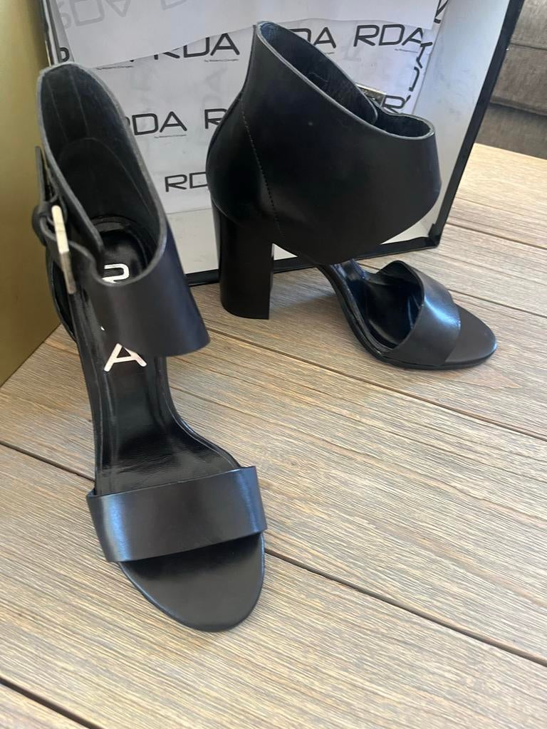 RDA Roberto D'Angelo Zwarte Leren Sandalen met Hak, Ophalen of Verzenden, Zo goed als nieuw, Zwart, Sandalen of Muiltjes